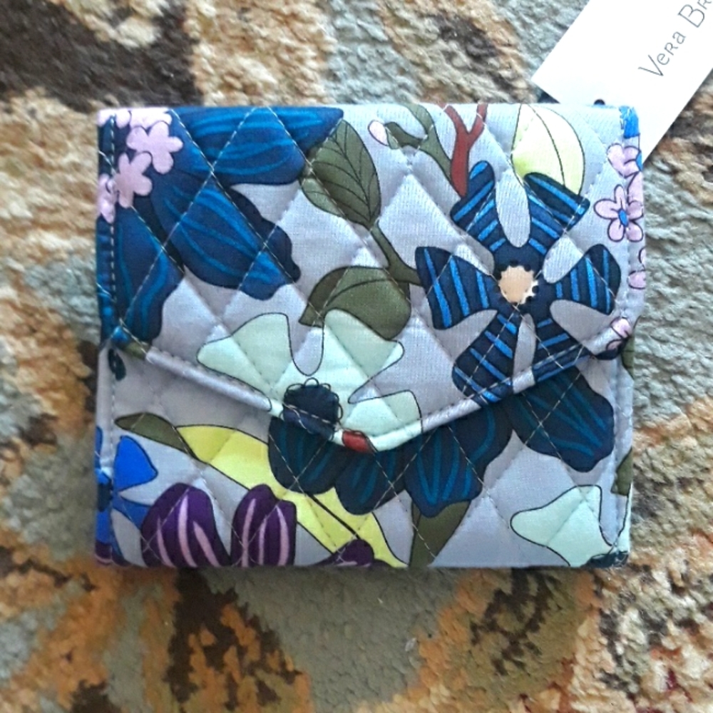 4x*Host Pick*Vera Bradley RFID tri-fold wallet